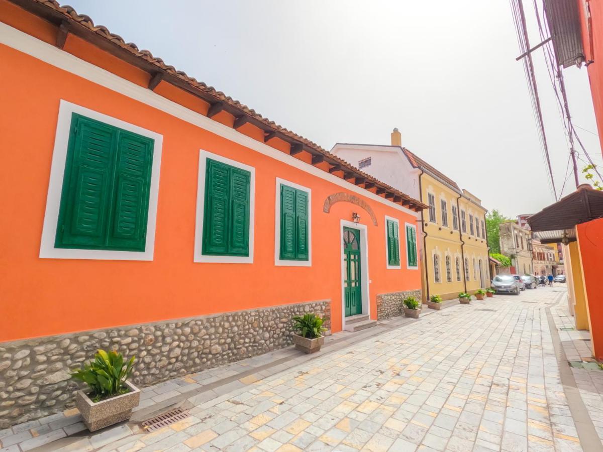 Intown Guesthouse Shkodër Exterior foto