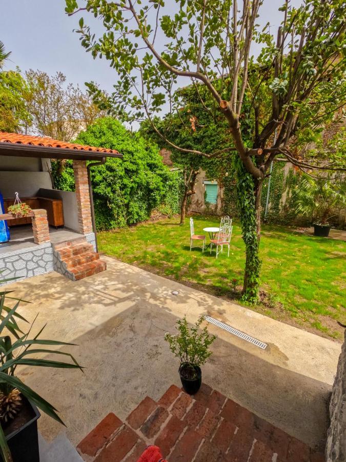 Intown Guesthouse Shkodër Exterior foto