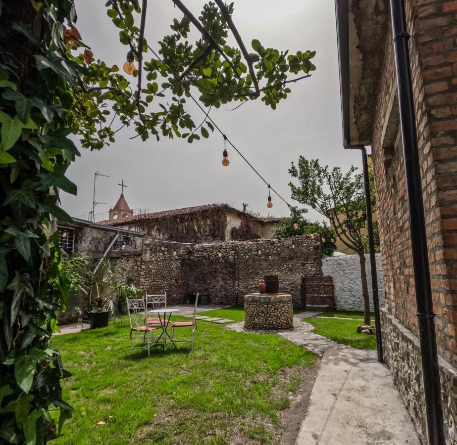 Intown Guesthouse Shkodër Exterior foto