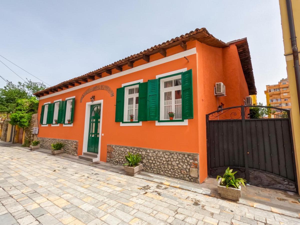 Intown Guesthouse Shkodër Exterior foto