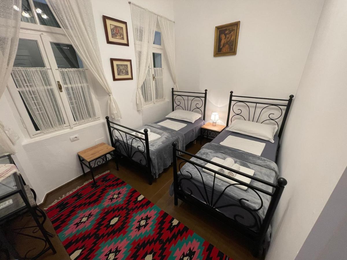 Intown Guesthouse Shkodër Exterior foto